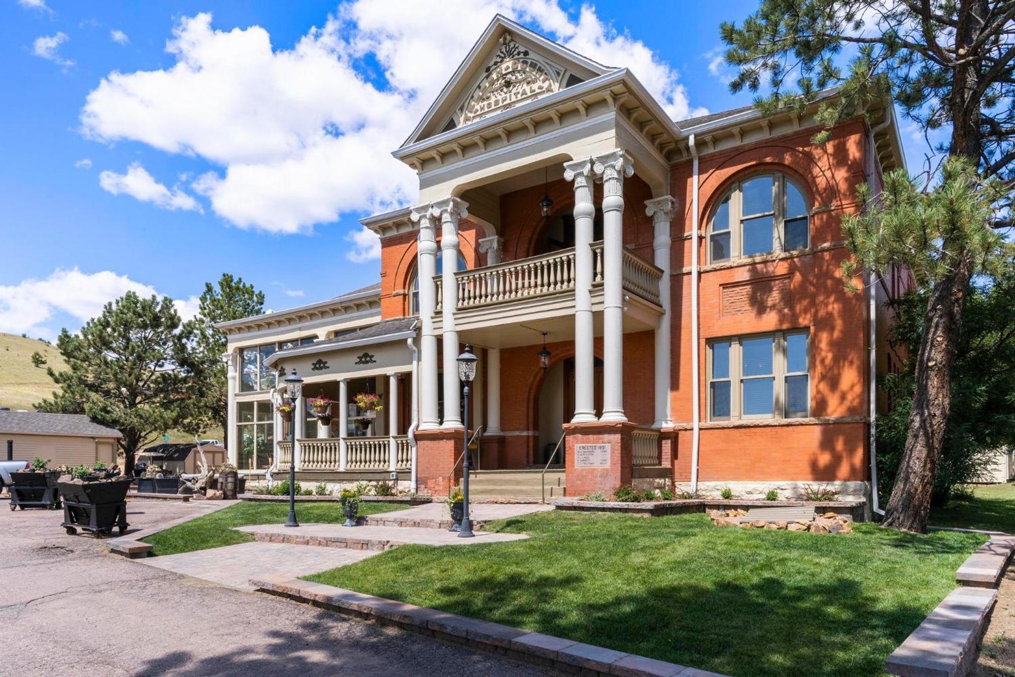 Cripple Creek Hospitality House & Travel Park Hotel Exterior photo