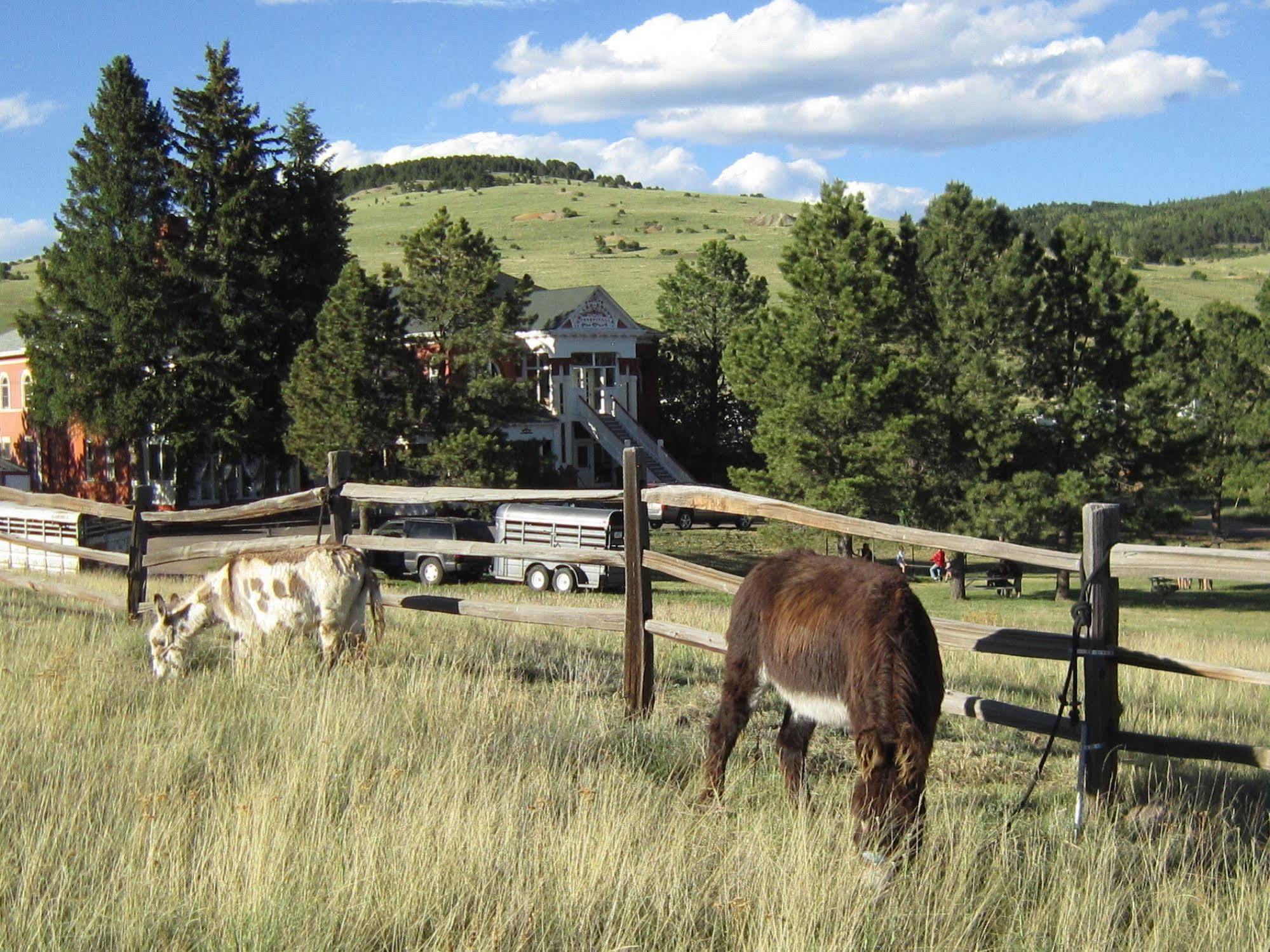 Cripple Creek Hospitality House & Travel Park Hotel Exterior photo